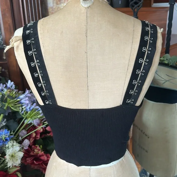 UO Cropped Tank - Picture 4 of 5